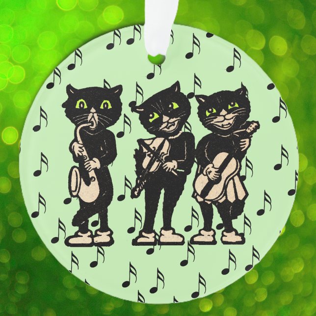 Vintage Musiker Black Cats Musiknoten Ornament (Three black cat musicians playing their instruments black music notes on green ceramic ornament.)