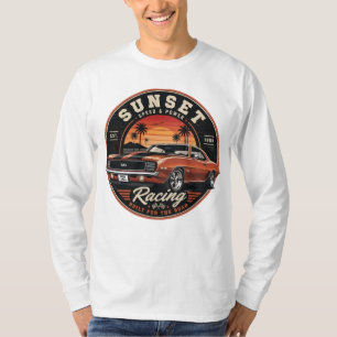 Vintage-Muskelauto-Abzeichen-Design T-Shirt