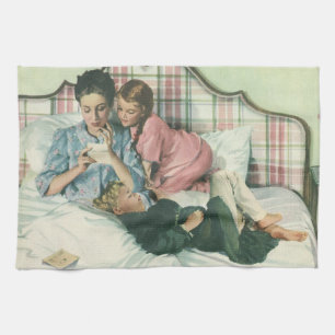 Vintage Muttertag, Kinder lesen Karten im Bett  Geschirrtuch