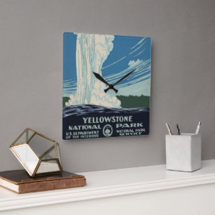 Vintage Old Faithful im Yellowstone-Nationalpark Quadratische Wanduhr