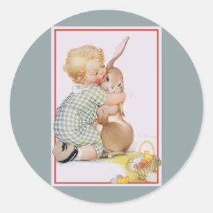 Vintage Ostern, süßer Junge mit Hasen Runder Aufkleber