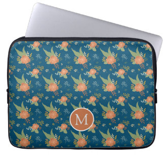 Vintage-Pfirsich-Blumenmuster Dunkelblau Monogramm Laptopschutzhülle