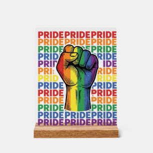 Vintage Pride Raised Fist Regenbogen-Shirt Design_ Acrylschild