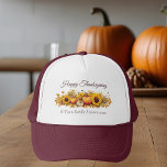 Vintage Pumpkins Custom Family Truckerkappe<br><div class="desc">Diese altmodische Wiedersehen mit einem Vintagen zeichn von orangefarbenen Kürbissen,  Herbstlauben und niedlichen Herbstsonnenblumen. Nostalgische Happy Thanksgiving Hüte mit brauner Schrift Ihres Familiennamen oder Firmennamens oder anderen personalisierten Texten.</div>