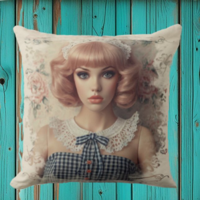 Vintage Puppenmädchen mit Elfenbeingrenze Kissen (Von Creator hochgeladen)