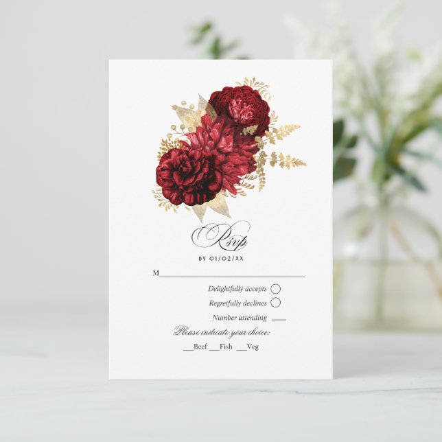 Vintage Rose in Rot und Gold RSVP Karte (Stehend Vorderseite)