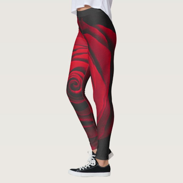 Vintage rote Rose auf schwarzem Hintergrund Leggings (Links)