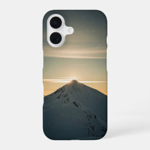 Vintage schneebedeckter Berggipfel iPhone 16 Hülle