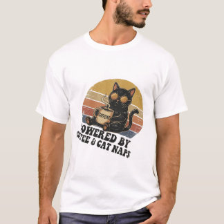 Vintage schwarze Katze, angetrieben von Kaffee und T-Shirt