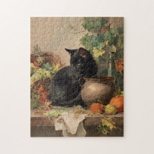 Vintage Schwarze Katze unter herbstlichen Früchten