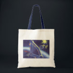 Vintage Science Fiction Orbit-Raumstation Tragetasche<br><div class="desc">Vintage Illustration futuristischen Weltraum und Planeten Science Fiction Bild. Eine Raumstation,  die sich um einen Planeten oder Mond umkreist und in Zukunft eine helle Sonne am Himmel strahlt. Ein klassischer 50er Retro-Sci-Fi-Comic Buch Design.</div>