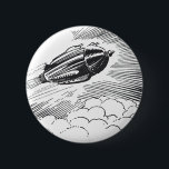 Vintage Science Fiction Raumschiff-Rakete in Wolke Button<br><div class="desc">Vintage Illustration futuristische Viktorianische Science Fiction Transport Bild. Ein Raumschiff,  das durch die Wolken am Himmel fliegt. Ein klassischer 50er Retro-Comic Buch sci fi Design der Zukunft.</div>