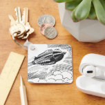 Vintage Science Fiction Raumschiff-Rakete in Wolke Schlüsselanhänger<br><div class="desc">Vintage Illustration futuristische Viktorianische Science Fiction Transport Bild. Ein Raumschiff,  das durch die Wolken am Himmel fliegt. Ein klassischer 50er Retro-Comic Buch sci fi Design der Zukunft.</div>