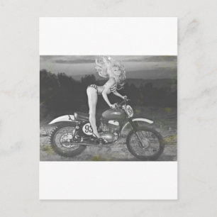 VINTAGE SCRAMBLER UND HEIßES MODELL. POSTKARTE