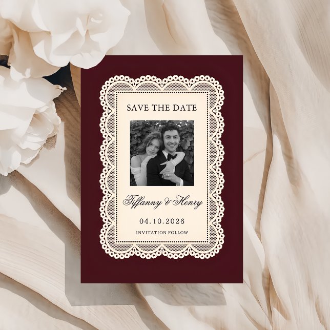 Vintage-Spitze Burgunder Save the Date (Von Creator hochgeladen)