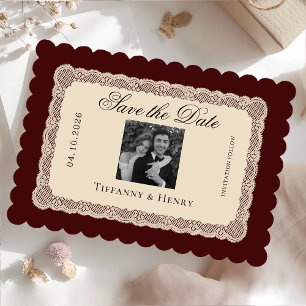 Vintage-Spitze Burgunder Save-the-Date