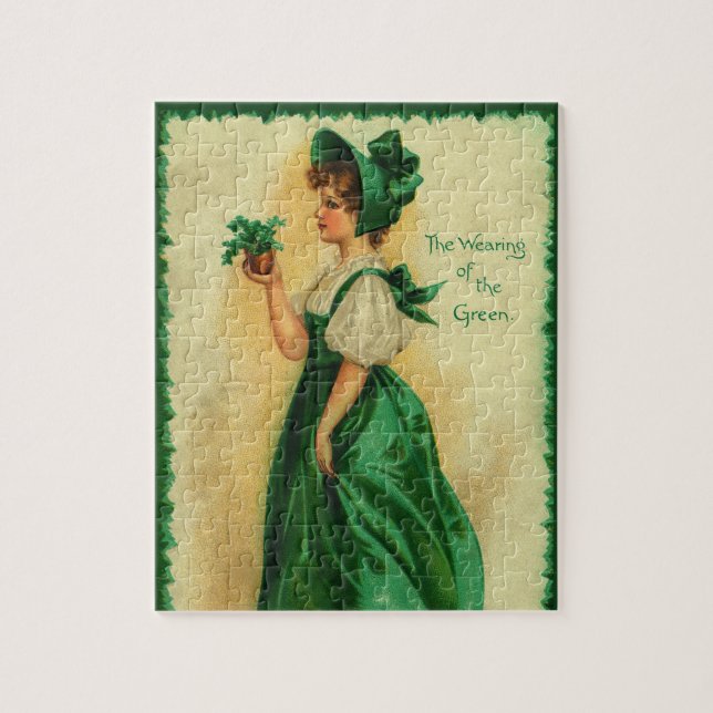 Vintage St. Patrick's Day Lass Wearing Green (Vertikal)