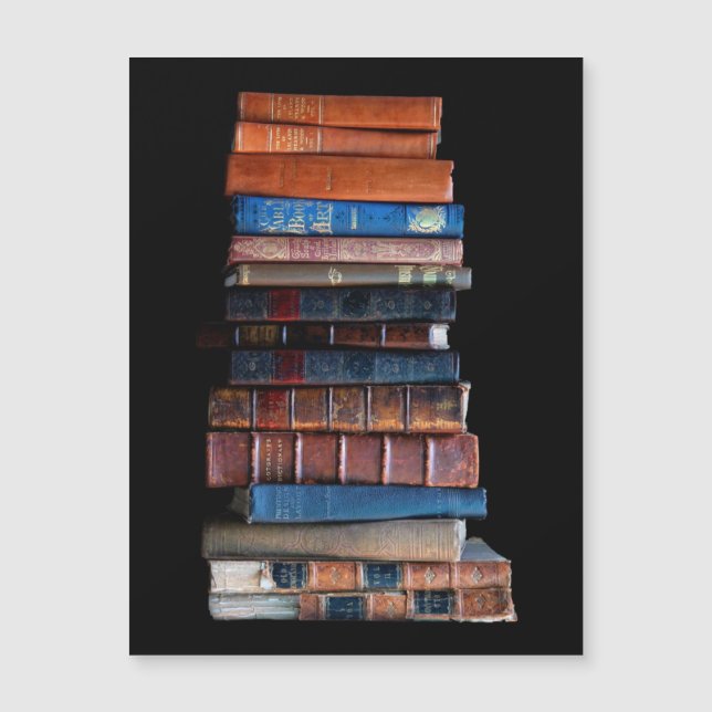 VIntage Stack of Old Books Postcard Magnetkarte (Vorderseite)