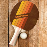 Vintage Stilstreifen dunkel mit Namen Tischtennis Schläger<br><div class="desc">Erhöhen Sie Ihr Tischtennisspiel mit den gestressten Vintagen Stripes Dark mit Name Ping Pong Paddle. Mit einem Retro-inspirierten Design mit gestressten, Vintagen Streifen und personalisiert mit Ihrem Namen, bringt dieses Paddel einen nostalgischen Flair zu Ihren Spielen. Egal, ob Sie Spaß haben wollen oder im Wettbewerb stehen, dieses Paddel steht mit...</div>