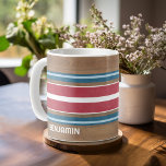Vintage Surfbretter - subtiler Holzhintergrund Kaffeetasse<br><div class="desc">Ein farbenfroher Retro-Streifen in Blau und Orange auf einem Holzhintergrund aus Imitat. Ein Vintages Surfbrettdesign mit einem Strand- und Surflook. Fügen Sie Ihren Namen oder Monogramm hinzu,  um dies zu einem persönlichen Telefongehäuse zu machen,  das sich unter Ihren Freunden herausstellen wird. Der Name ist ein dünner Serif-Schriftart.</div>