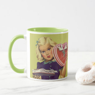 Vintage Süßer Valentinstag, Mädchen mit Pralinen Tasse
