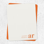 Vintage Typografie Monogram Retro Orange Stilvoll Mitteilungskarte<br><div class="desc">Eine Vintage Monogramm Notizkarte mit Retro-Typografie,  die leicht mit Ihrem Namen und Initialen personalisiert werden kann,  um ein einzigartiges,  kundenspezifisches Schreibwarendesign zu schaffen! Das Design ist mit einem klassischen Elfenbein-Hintergrund im alten Stil und einer orangefarbenen Schrift mit komplementärem Hintergrund auf der Rückseite ausgestattet.</div>