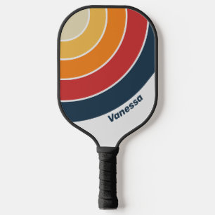 Vintage verblasster Regenbogen-Kreis-Streifen mit Pickleball Schläger