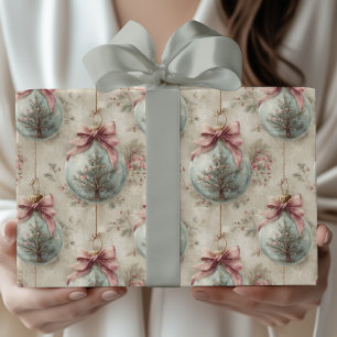 Vintage viktorianischer Weihnachtsbaumschmuck mit Geschenkpapier