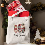 Vintage Weihnachtstiere in Aquarellen Tragetasche<br><div class="desc">Mit diesen Vintagen Weihnachtstieren in Aquarellen verwandeln Sie Ihre Urlaubspläne in ein gemütliches Winterwunderland! Diese hochauflösenden PNG-Abbildungen sind mit einem transparenten Hintergrund versehen und machen sie zur perfekten Ergänzung Ihrer festlichen ProjekteMachen Sie sich bereit, Ihren Urlaubssinn in Ihre Produkte zu stecken, besonders wenn Sie auf Zazzle verkaufen. Unsere Kollektion umfasst...</div>