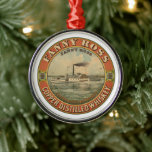 Vintage-Werbung für den destillierten Whiskey-Whis Ornament Aus Metall<br><div class="desc">Vintage Werbung für Fanny Ross Kupfer destillierten Whiskey. Bild eines Fass-Schildes mit Whiskey-Schriftzeichen,  das ein Dampfschiff darstellt,  das auf einem Fluss entlang fährt und Fanny Ross auf der Seite des Bootes über das Paddelrad gezeichnet hat.</div>