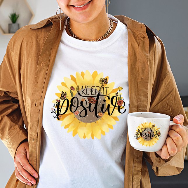 Vintage Wildblume Behalte Es positiv Frauen T-Shirt (Von Creator hochgeladen)