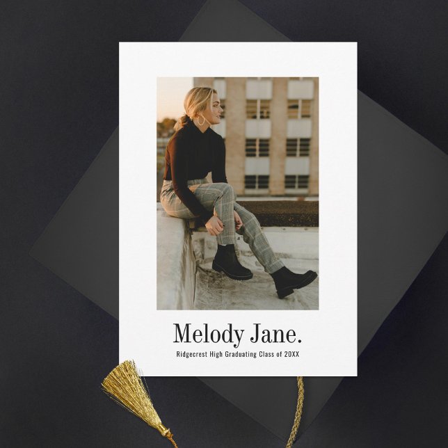 Vintager Abschluss des klassischen Fotos Ankündigung (Von Creator hochgeladen)