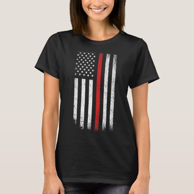 Vintager amerikanischer Feuerwehrmann mit dünner r T-Shirt (Vorderseite)