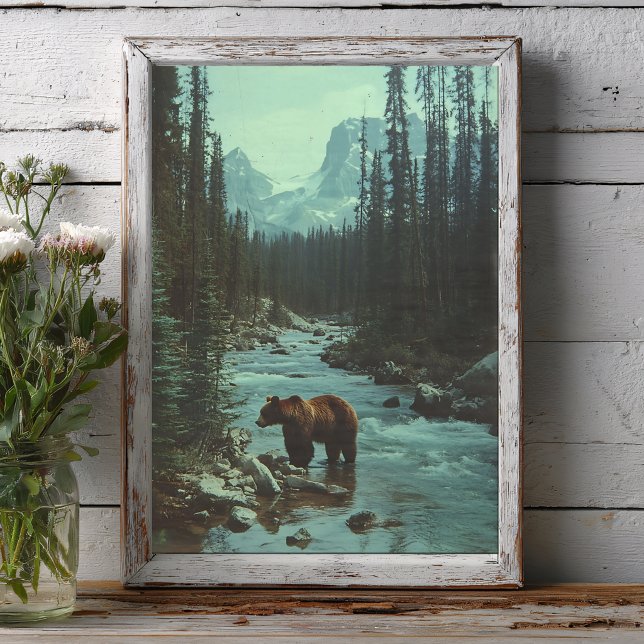 Vintager Bär in einem Stream Seidenpapier (Von Creator hochgeladen)