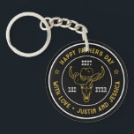 Vintager bester Vater Cowboy-Hut Logo Vatertag Schlüsselanhänger<br><div class="desc">Personalisierte Vatertagsgeschenk für den besten Vater der Welt. Passen Sie die Formulierung an,  um sie für Ihren Papa,  den Helden Ihres Lebens,  noch besser zu machen. Feiern Sie den Vatertag mit diesem individuelle Name und der Botschaft für Ihren Vater.</div>