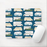 Vintager Camper-Anhänger RV Motorhome Vanlife Blau Mousepad<br><div class="desc">Karo aus dieser phantastischen Musterillustrierung von Vintagen Wohnwagenanhängern RVs und van! Passen Sie es an,  indem Sie Ihren eigenen Text hinzufügen. Karo meinen Shop für mehr! Wenn du es kaufst,  danke! Stellen Sie sicher,  dass Sie ein Bild auf Instagram von ihm in Aktion teilen und mich @shoshannahscribbles markieren:)</div>