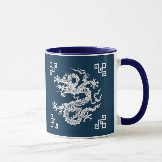 Vintager chinesischer Drache in Weiß Tasse (Rechts)