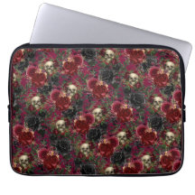 Vintager Gothischer Schädel und Rose Rot und Schwa