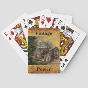 Vintager grüner Traktor Rustikaler alter Stall Spielkarten