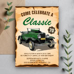 Vintager Grüner Wagen Classic zum Geburtstag Einla Einladung<br><div class="desc">Die Vintage Geburtstagsfeier lädt Sie mit einem wunderschönen Vintage-Auto und Retro-Typografie vor Pergament-Hintergrund ein. Fügen Sie einfach Ihre Veranstaltungsdetails zu dieser einfach zu bedienenden Vorlage hinzu,  um sie zu einer einmaligen Einladung zu machen. Dreh die Karte um eine rustikale Holzstruktur auf der Kartenrückseite zu zeigen.</div>