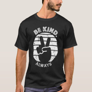Vintager Hand - ein Zeichen für Frieden gegen den  T-Shirt