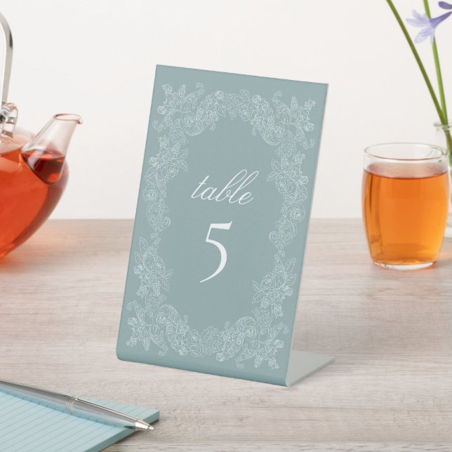 Vintager Kreidetisch Sockelschild (In SItu)