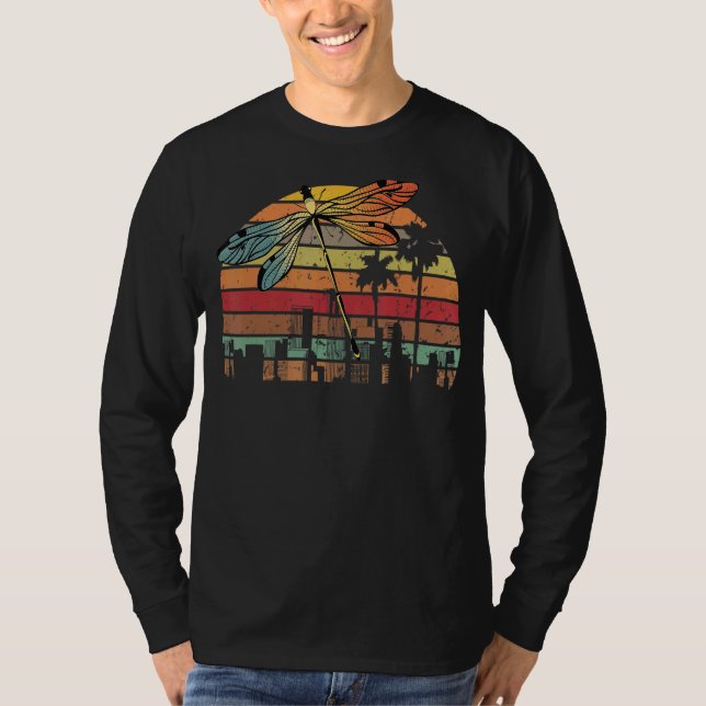 Vintager Libellenflieger im Sonnenuntergang Retrod T-Shirt (Vorderseite)