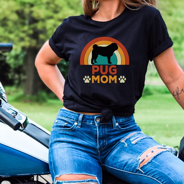 Vintager Mops Hund Mama Sonnenuntergang T-Shirt (Von Creator hochgeladen)