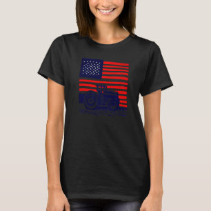 Vintager patriotischer Traktor auf dem Bauernhof - T-Shirt