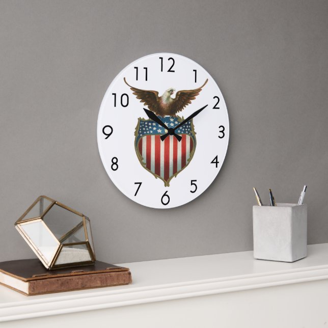 Vintager Patriotismus, Stolzer Adler über amerikan Große Wanduhr (Büro)