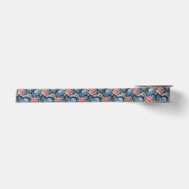 Vintager Revolver mit Spitzen und Blume Satinband