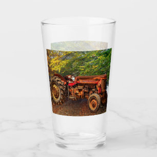 Vintager roter Zuchttraktor Glas