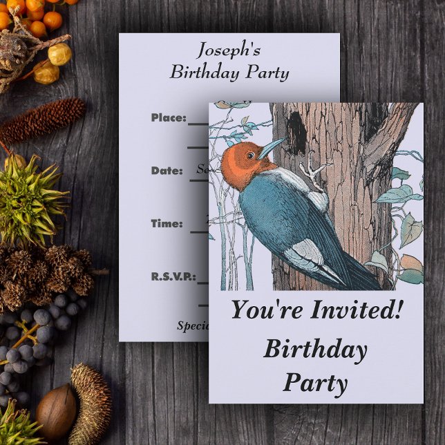 Vintager Rotkopfspecht Einladung (Red headed blue woodpecker on tree on light blue Birthday party invitations.)