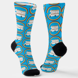 Vintager RV Camper Doppelragenbogen auf blaufarbig Socken